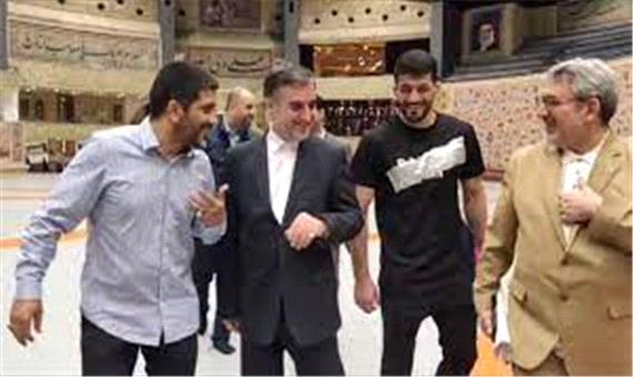 دیدار استاندار مازندران با رییس فدراسیون کشتی/ تقدیر از کشتی‌گیران و کادر فنی مازندرانی