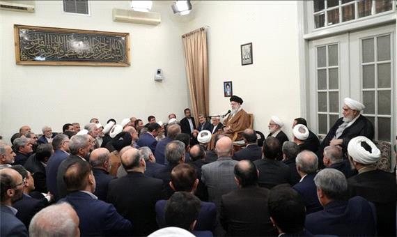 واکنش رهبر انقلاب به مذاکرات/ گفتگوهای عمان در قدم‌های اول خوب اجرا شده/ کاری و حرکتی است که تصمیم‌گیری شده