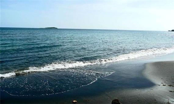 حرکت آرام امواج در آب‌های ساحلی مازندران