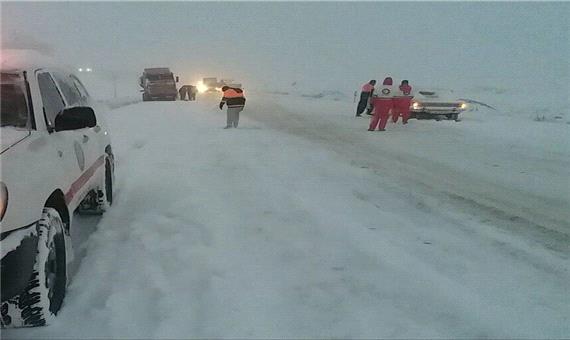 امدادرسانی هلال‌احمر مازندران به 188 خانوار گرفتار در برف