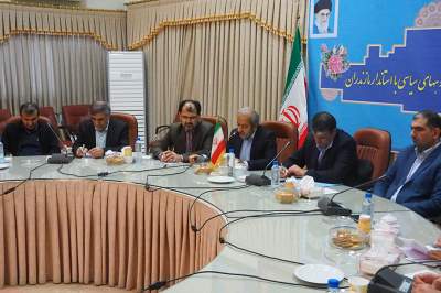 نشست احزاب و گروههای سیاسی با محمد اسلامی استاندار مازندران