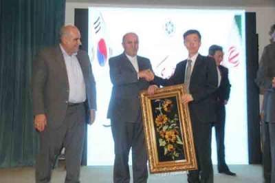 حسن خیریانپور بر گسترش مناسبات تجاری و اقتصادی بین مازندران و کره جنوبی تأکید کرد