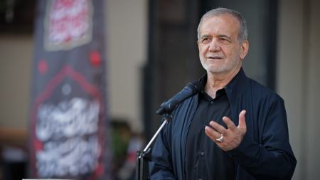 شوخی پزشکیان با یکی از کارکنان صداوسیما: با هر کسی عکس یادگاری گرفتم شهید شد