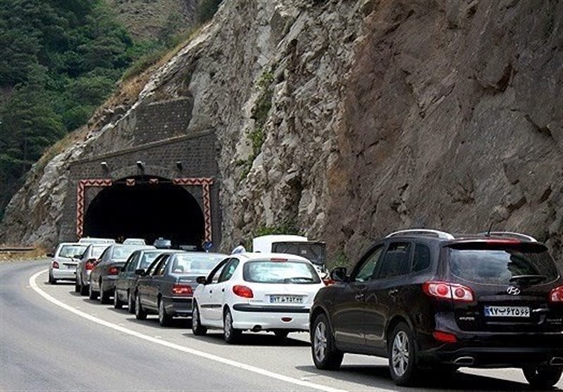 کندوان یک‌طرفه شد؛ ترافیک پرحجم و سنگین محورهای کندوان و هراز