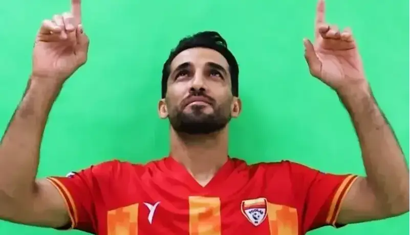 فولاد پیراهن خاص را به وحید امیری داد