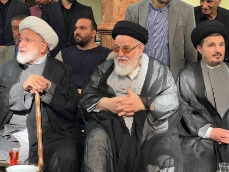 اولین حضور مهدی کروبی در یک مراسم عمومی | سیدمحمد خاتمی و سیدحسن خمینی هم بودند