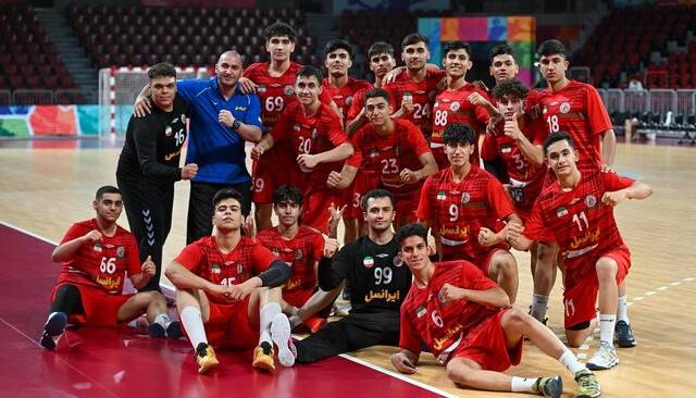 ایران ۶۵ - مالدیو ۴؛ پسران هندبال مالدیو را گلباران کردند