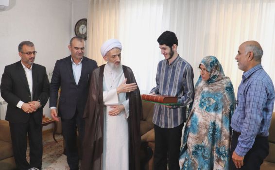حمایت نماینده ولی‌فقیه در مازندران از نخبگان جوان در دیدار با رتبه چهارم کنکور