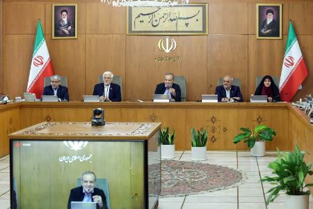 پزشکیان: موازی‌کاری‌ها باید سامان داده شده و دستگاه‌های متولی آنها ادغام شوند