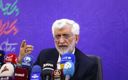 این روزنامه اصولگرا هم سعید جلیلی را گردن نگرفت؛ راه انداختن جدال «دیدی گفتم»، مشکلی را حل نمی‌کند