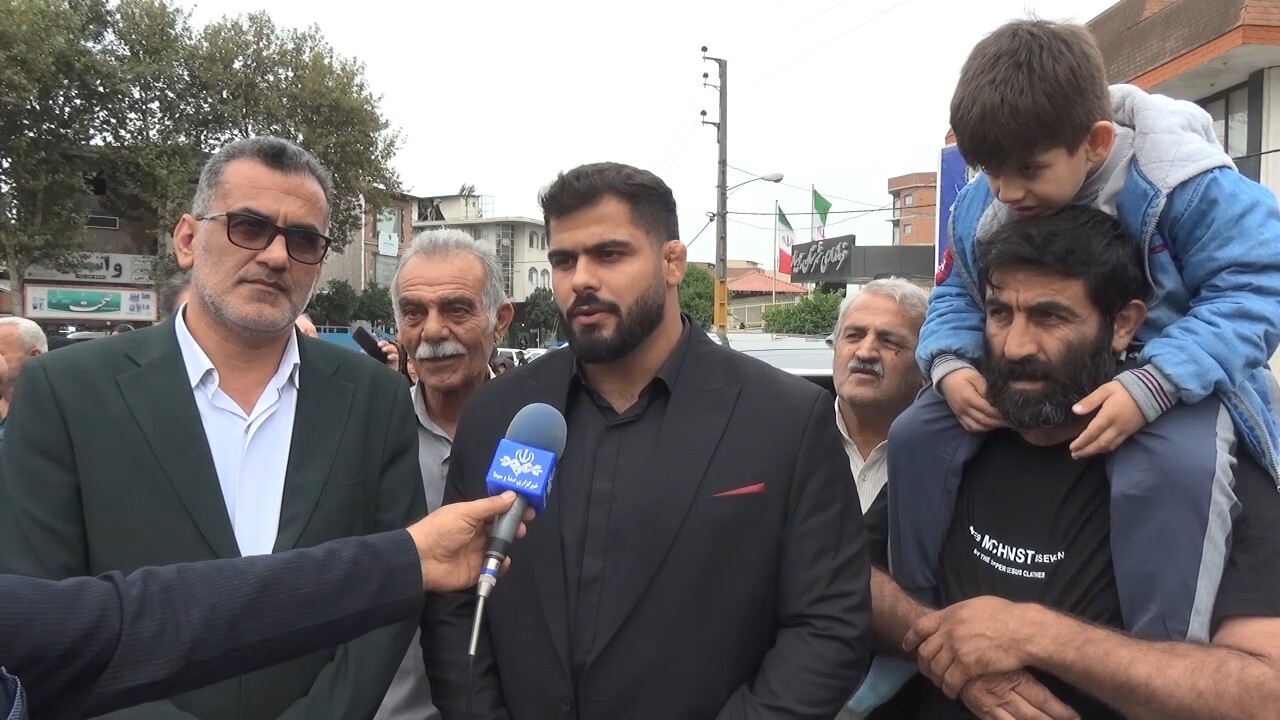 استقبال جویباری ها از قهرمان طلایی کشتی ساحلی جهان