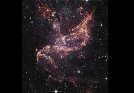 لحظه درخشان مرگ یک ستاره در سحابی سرخ