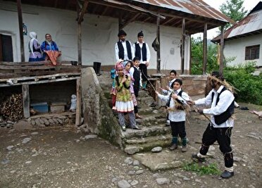 آئین سنتی "لال شو" یا جشن آیینی تیرماه سیزده شو در مازندران