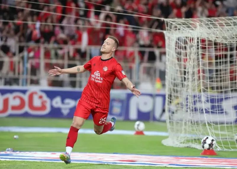 بازگشت مهاجم جنجالی به لیست تراکتور