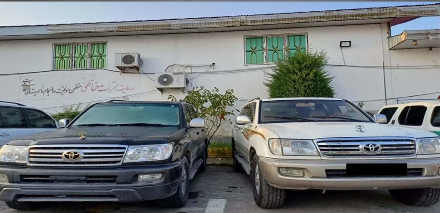 دستگیری قاچاقچیان خودروهای لوکس در عباس‌آباد