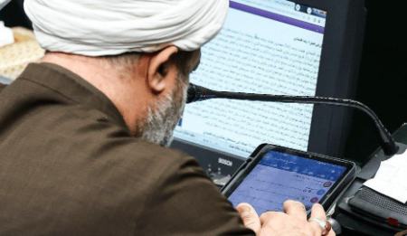 روزنامه خراسان: مسئولان رسمی کشور از پیام‌رسان‌های فیلترشده استفاده می‌کنند و در همین حال انتظار دارند مردم از فیلترشکن استفاده نکنند