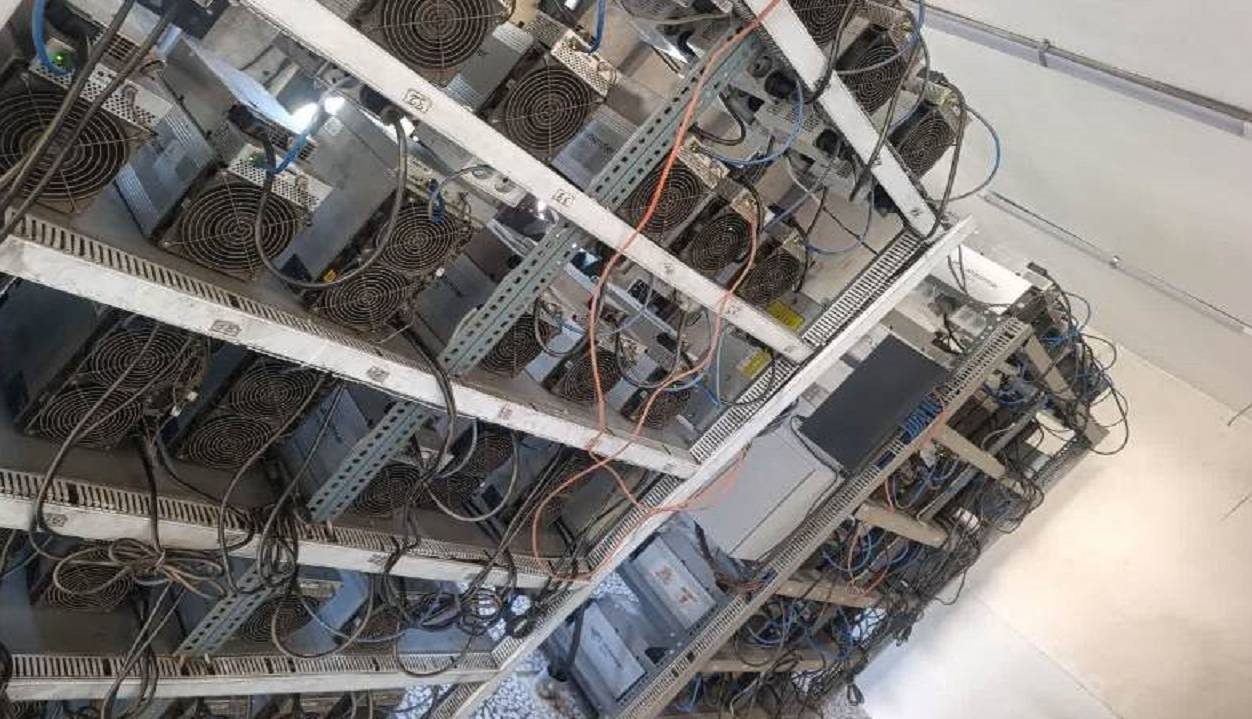 کشف مزرعه ماینر‌های ۱۴۰ میلیاردی قاچاق در سوادکوه