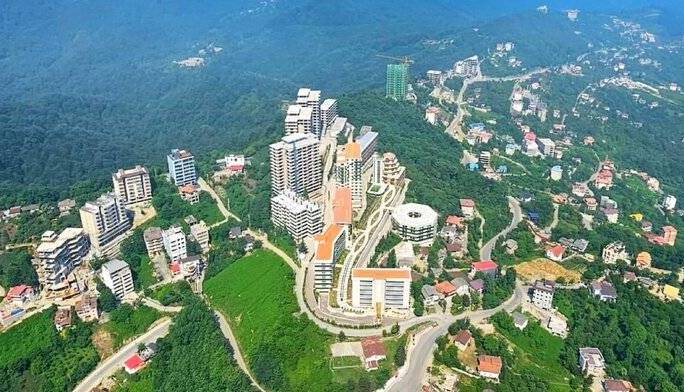 ماجرای تخریب مغازه‌ها در میدان امام رامسر برای روان‌سازی ترافیک