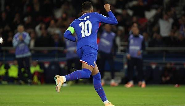 واکنش جالب امباپه بعد از رسیدن به ۴۰۰ گل در فوتبال