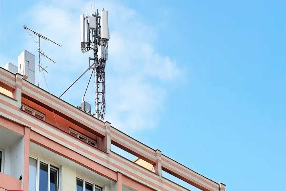 راه اندازی سایت تلفن همراه بیمارستان شهید زارع ساری