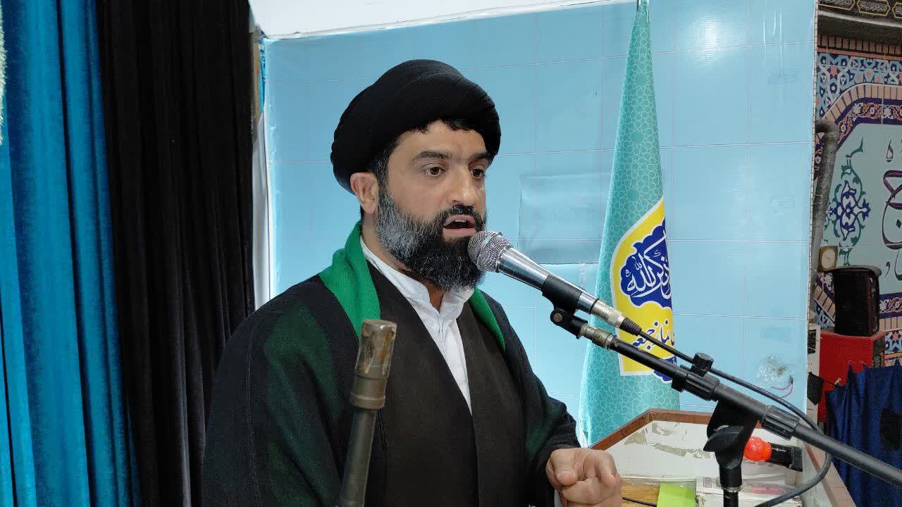 انتقاد امام جمعه محمودآباد درباره مشکلات معیشتی مردم