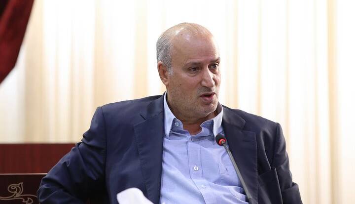 کنایه تاج به قلعه‌نویی: اگر حمایت مردم را می‌خواهید انتقاد هم بپذیرید