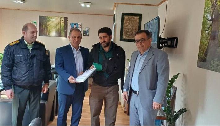 جنگلبان آسیب‌دیده در حادثه آتش‌سوزی الیت تقدیر شد