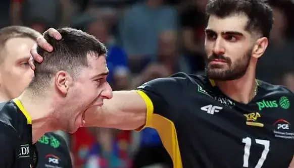 امین اسماعیل‌نژاد با ستاره سابق شهداب هم‌تیمی شد