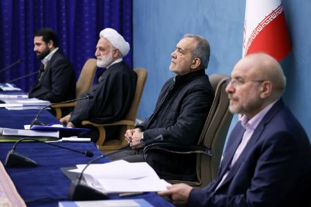 اظهارات عجیب مقامات دولتی درباره مصوبه ۳۲ بندی شورای عالی فضای مجازی | قائم پناه: از دبیر آن بپرسید