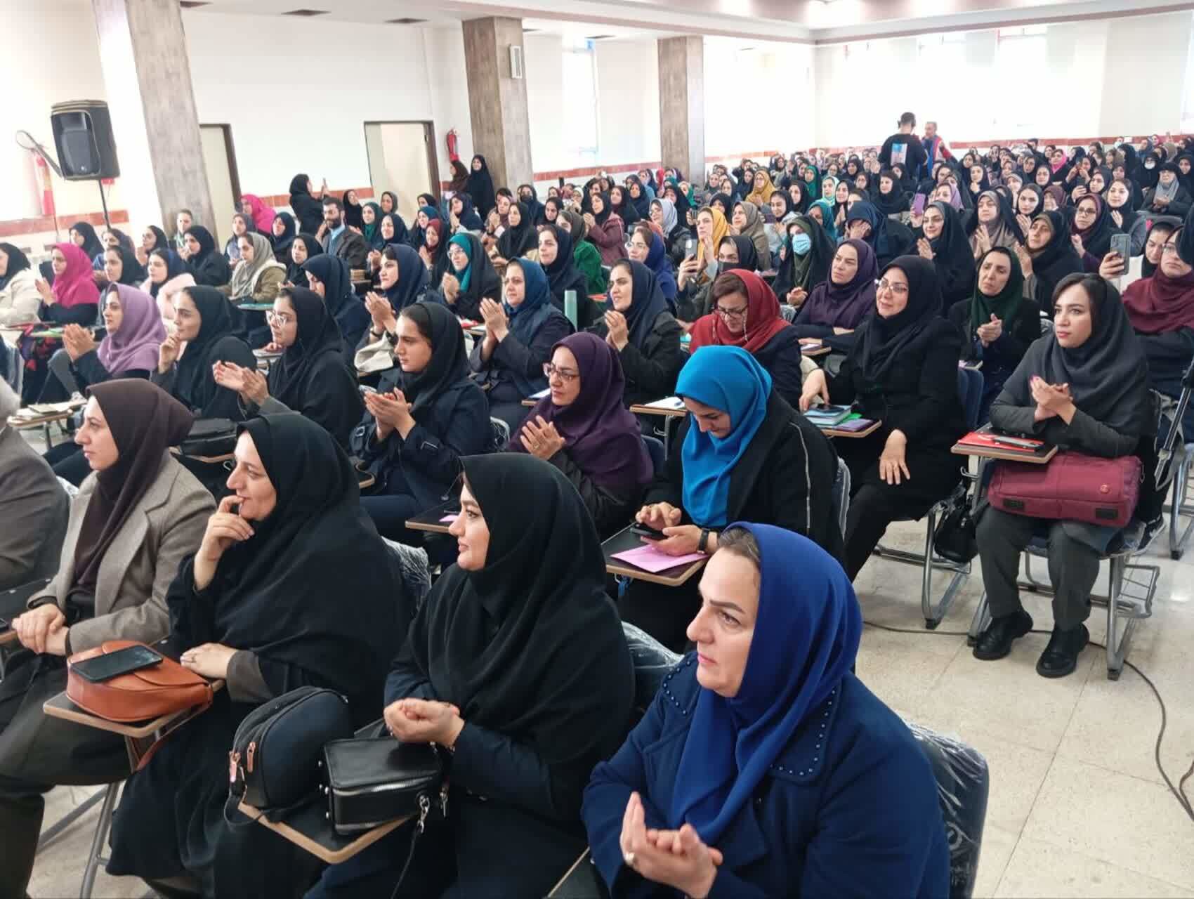 همایش تخصصی آموزگاران پایه اول درآمل