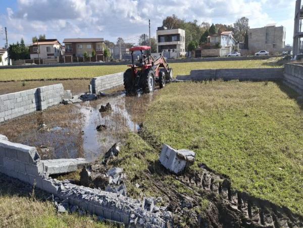 قلع‌وقمع ساخت‌وساز‌های غیرمجاز دراراضی کشاورزی محمودآباد