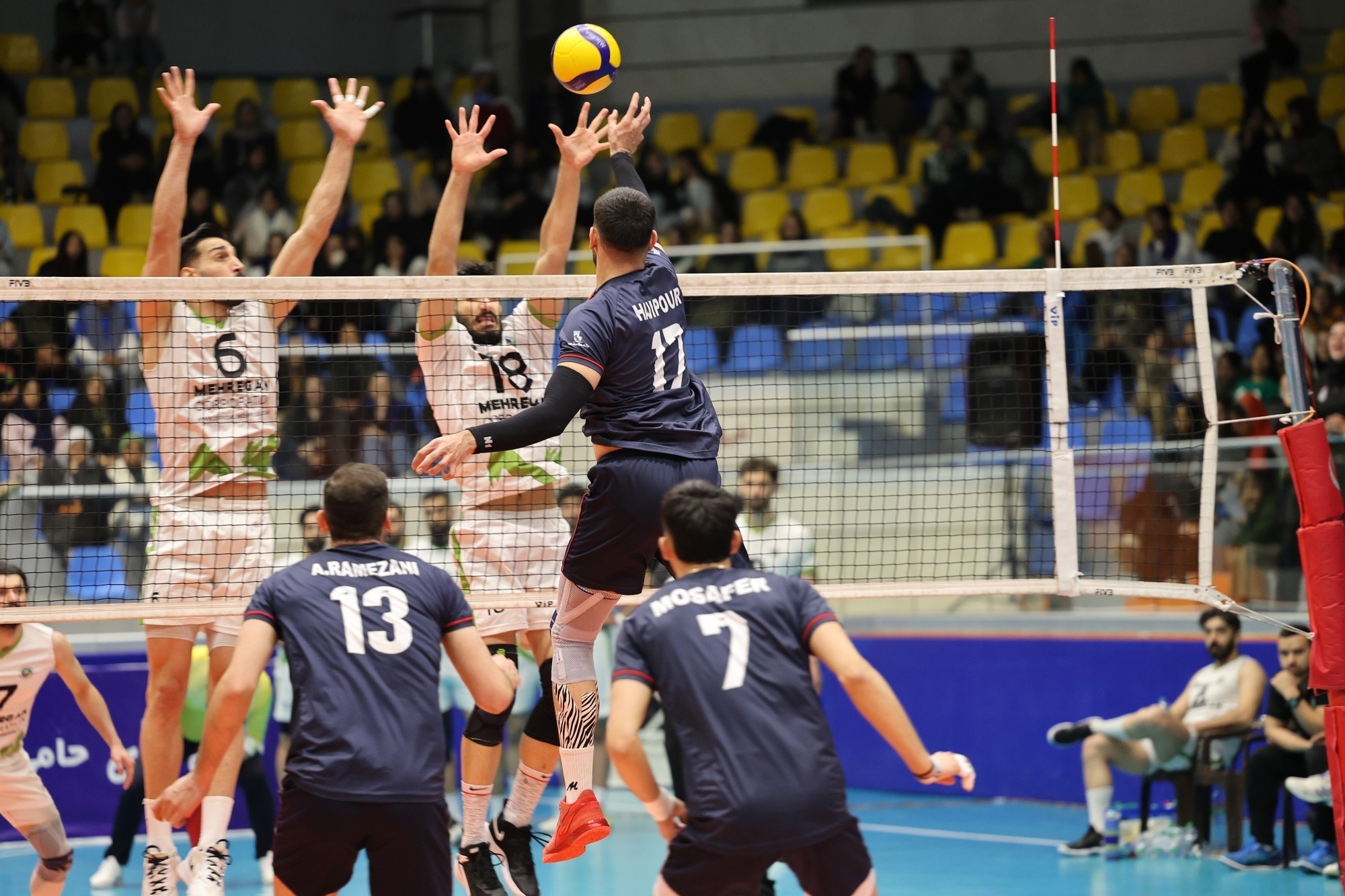 مهرگان نور به دنبال چهارمین برد در لیگ برتر والیبال