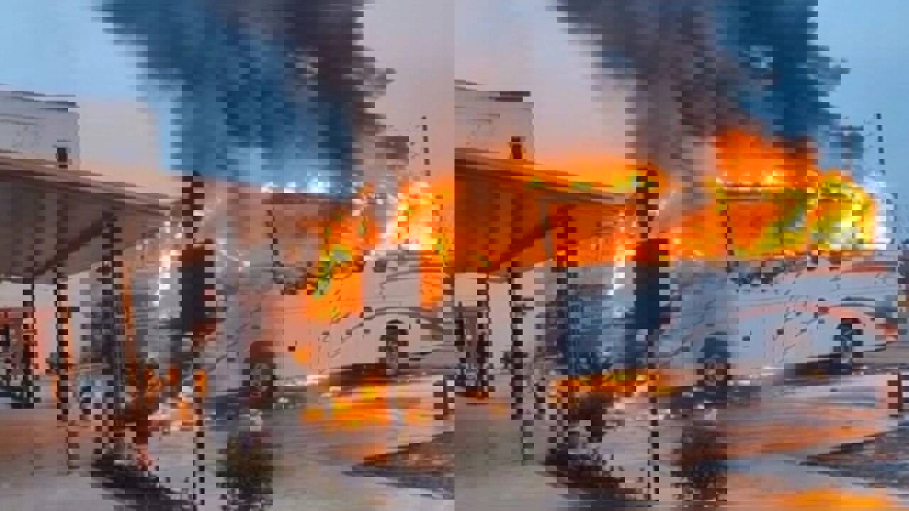 آتش‌سوزی یک دستگاه اتوبوس در پایانه مسافربری رامسر