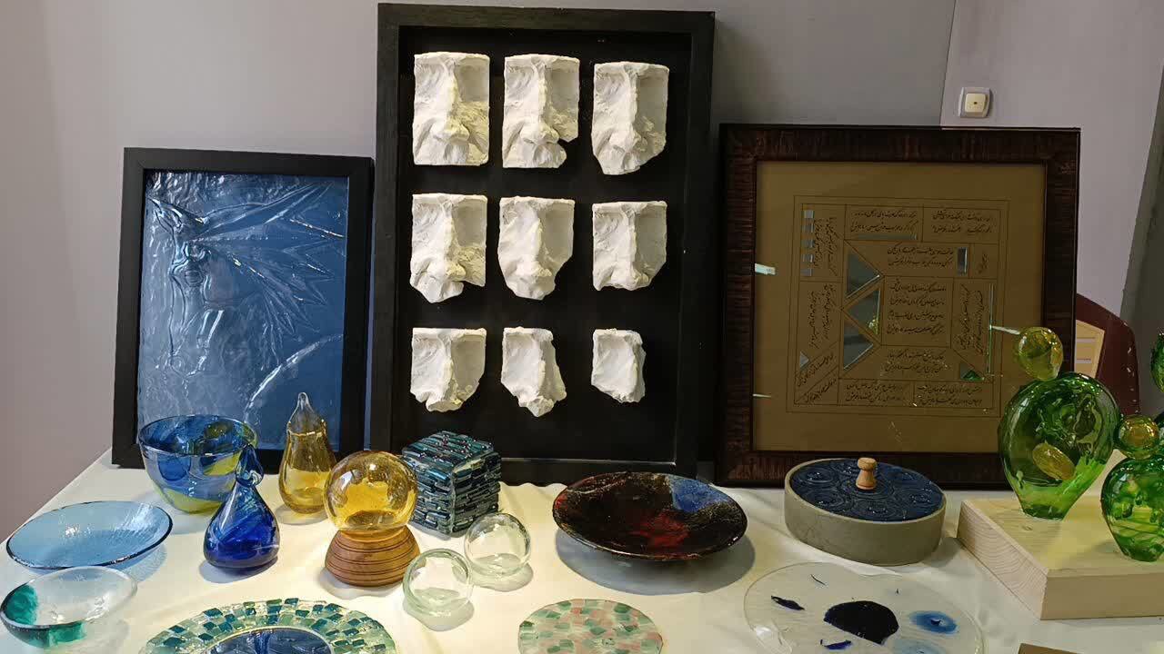 برپایی نمایشگاه «قاب انقلاب» در نکا