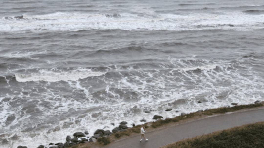 دریای مازندران مواج و طوفانی