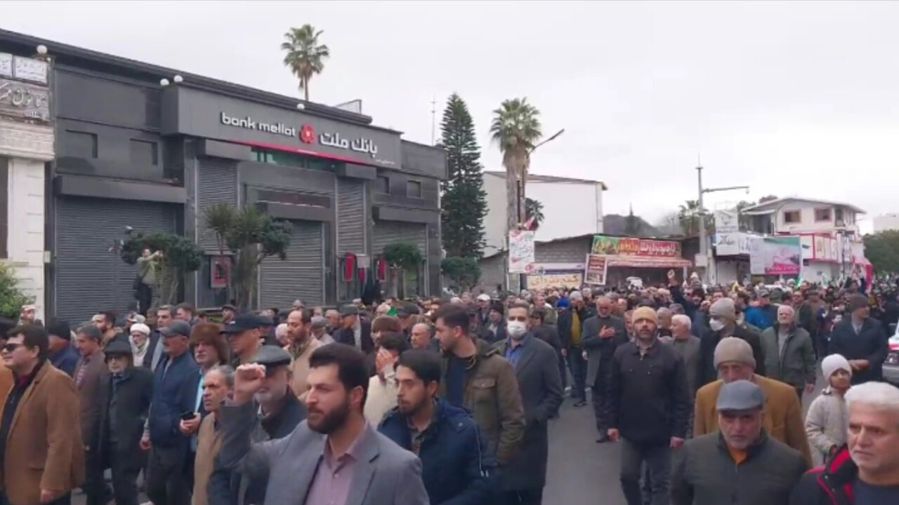 خروش مردم رامسر در جشن انقلاب