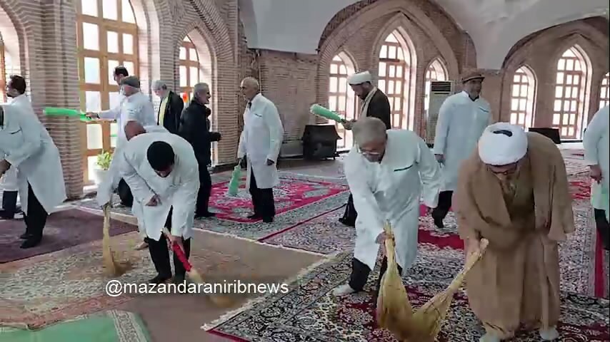 غبارروبی اماکن مذهبی مازندران در آستانه ماه رمضان