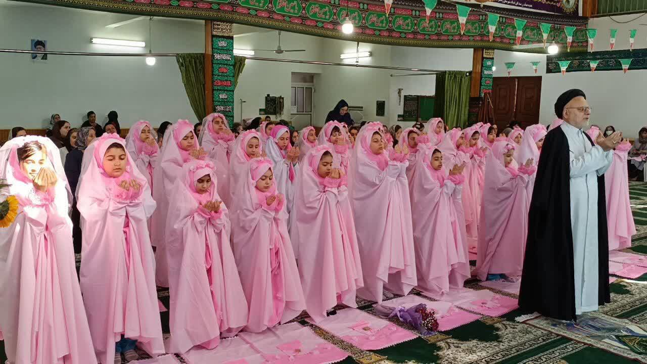 جشن معنوی بندگی و عفاف دانش آموزان دختر در رامسر