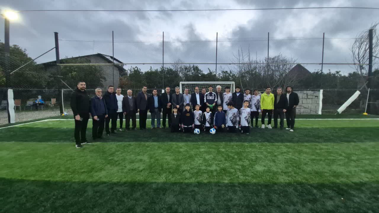 احداث زمین مینی فوتبال چمن مصنوعی روستای گراکو تنکابن