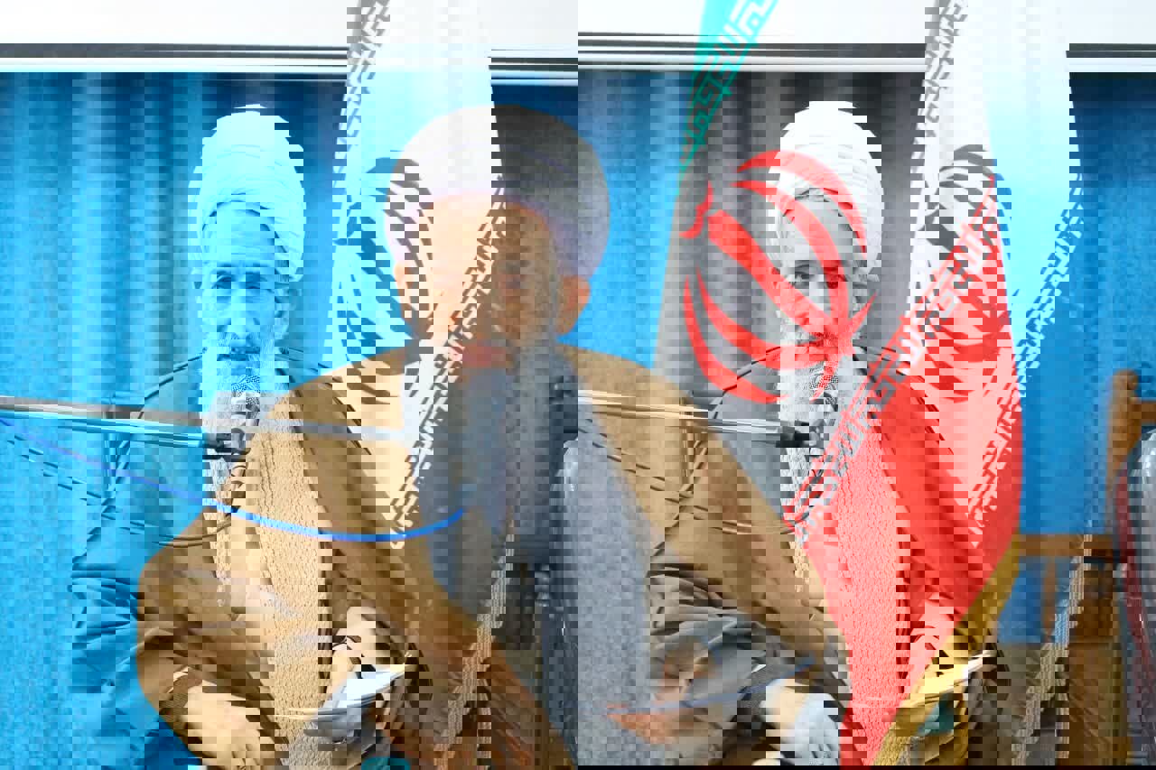 قرآن پناهگاه جامعه در شرایط فتنه است