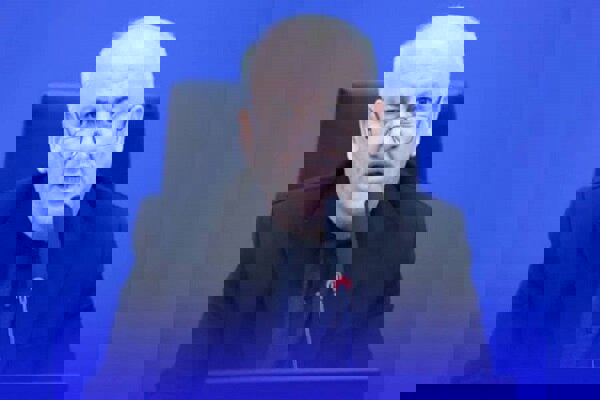 یونسی: دولت در کنار فعالان اقتصادی است