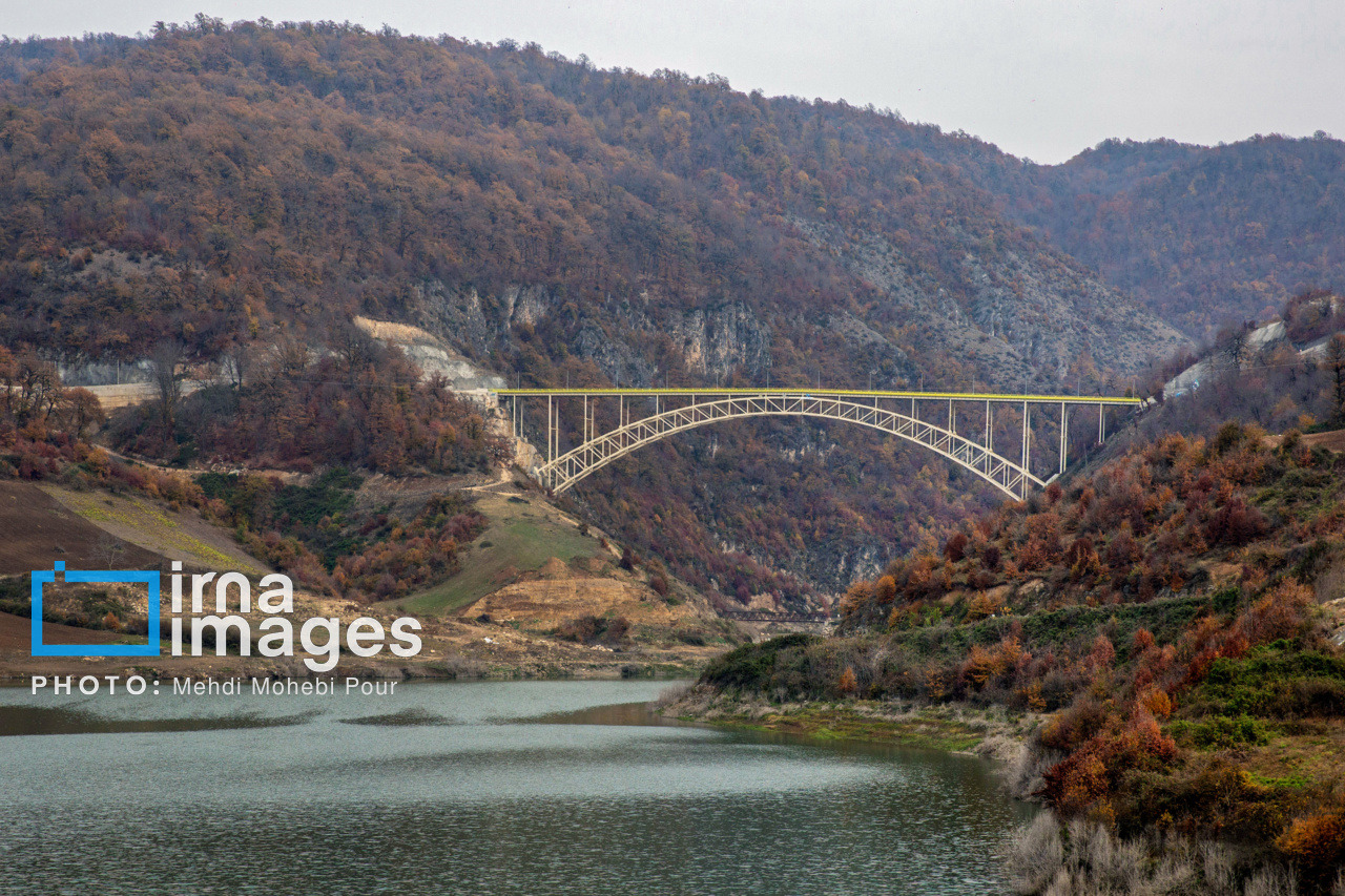 آبگیری کامل سد گلورد با بهره‌برداری از بزرگ‌ترین پل شمال ایران آغاز شد