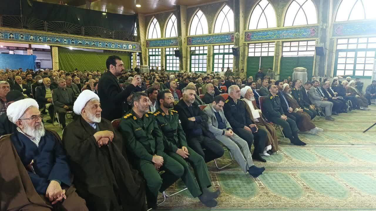 سپاه پاسداران پشتوانه امنیت و خدمت‌رسانی به مردم است