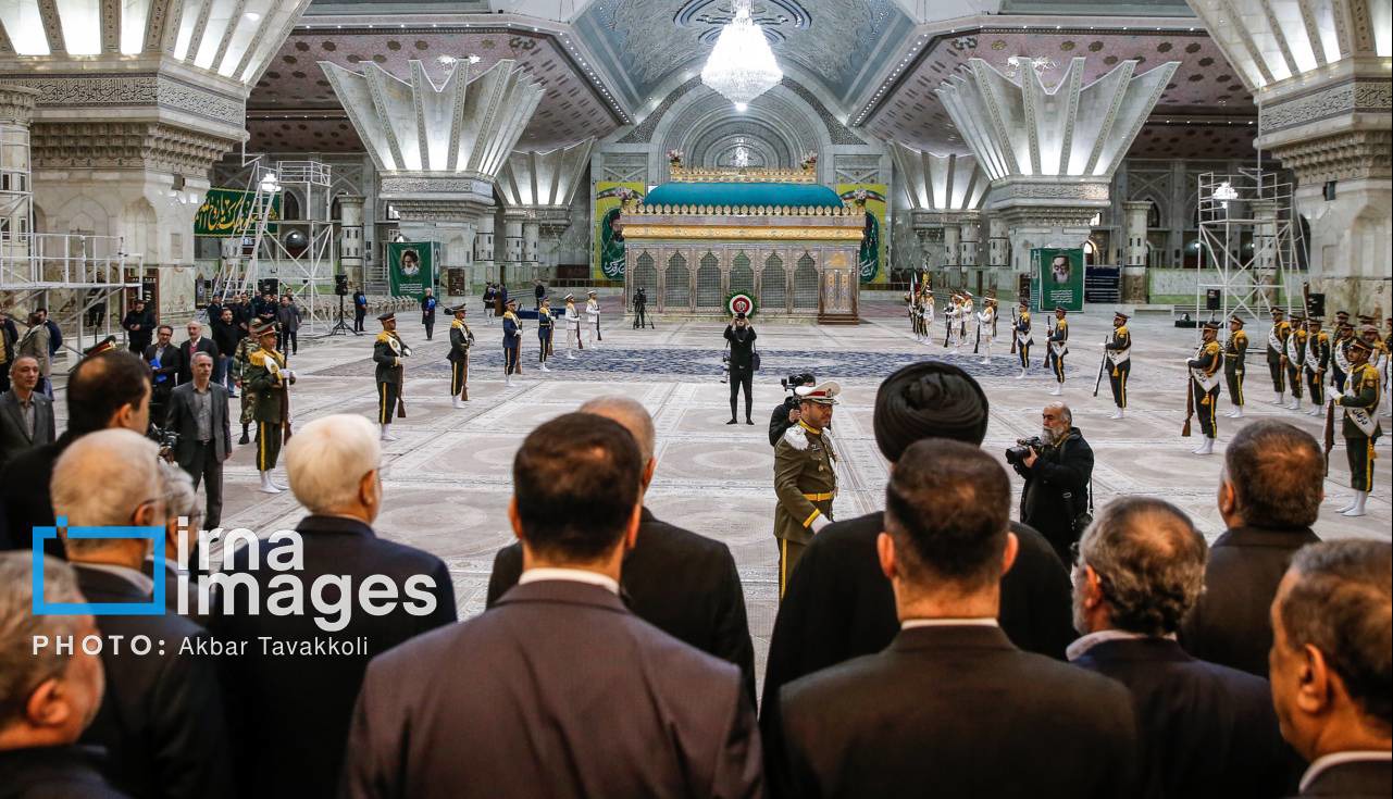 نخستین کاروان پیاده مازندران از آمل عازم مرقد امام خمینی (ره) شد
