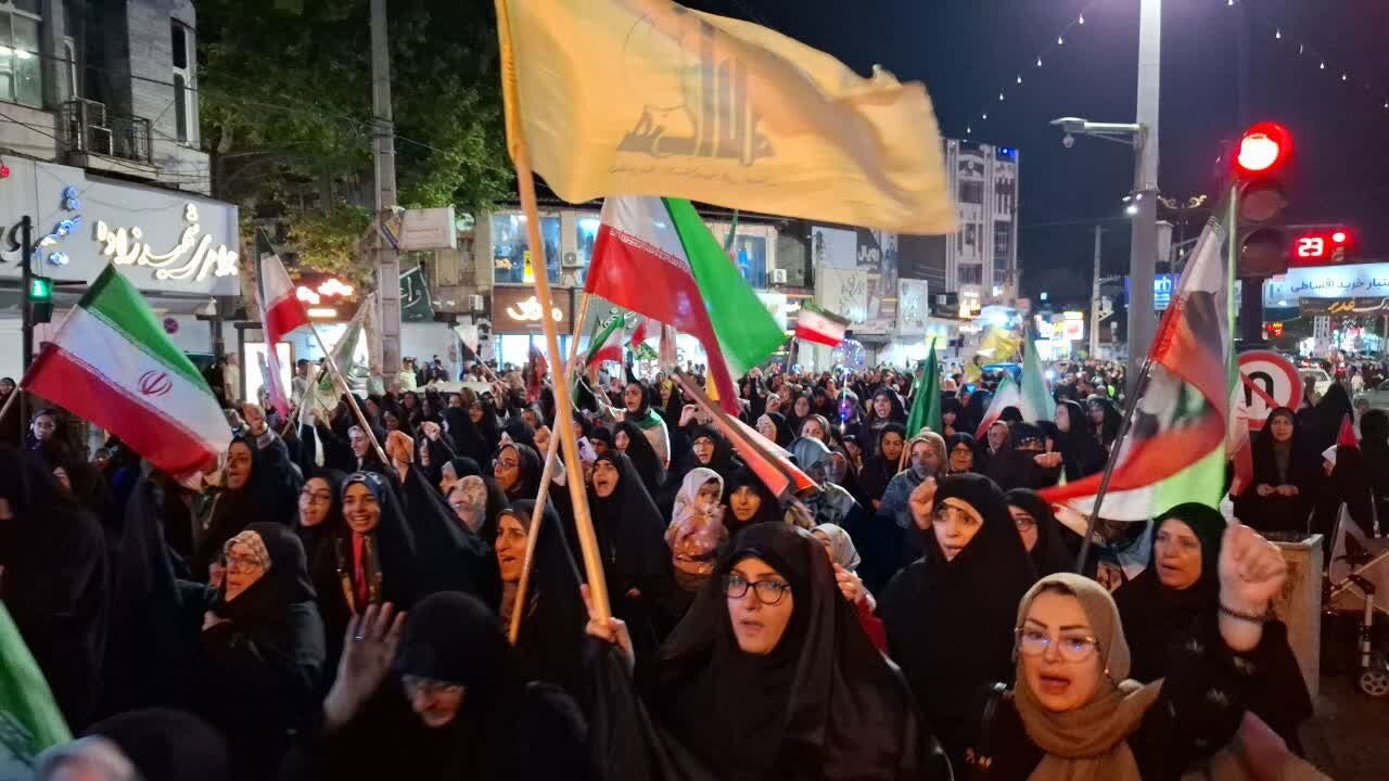 راهپیمایی شبانه مردم انقلابی نکا