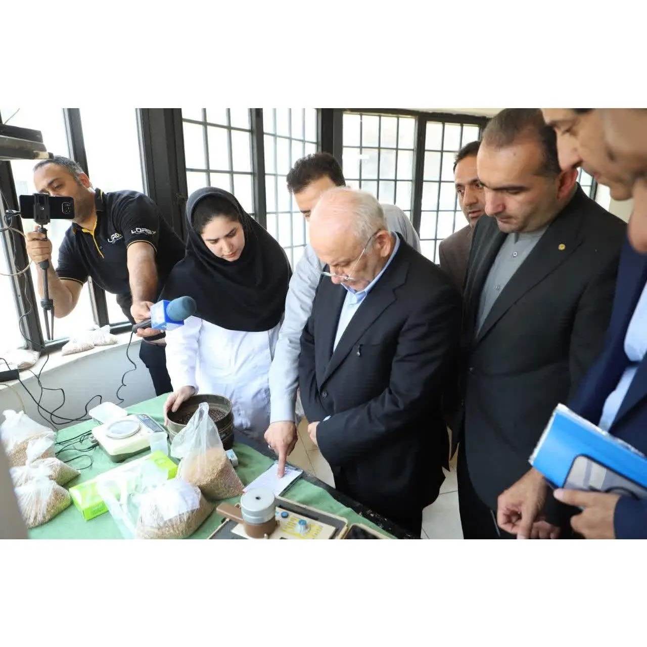 استاندار مازندران بر ارتقای کیفیت آرد و تأمین نان با کیفیت تاکید کرد