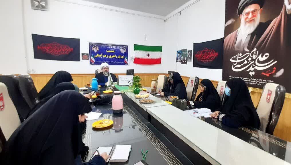 روایتگری پرده محرم را به جبهه ای عمومی تبدیل کنیم
