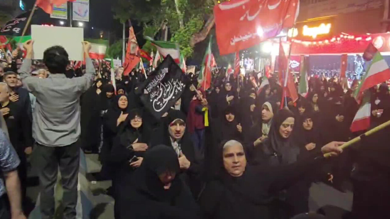 آئین بیرق‌کشان در اجتماع شبانه بابل
