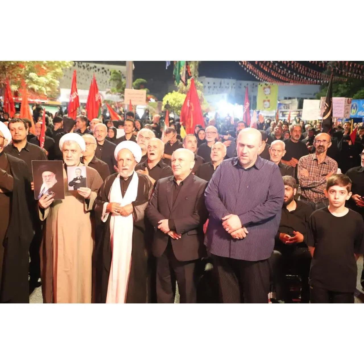 حضور استاندار و معاون سیاسی در اجتماع عظیم مردمی درمیدان آیینی امام حسین(ع)