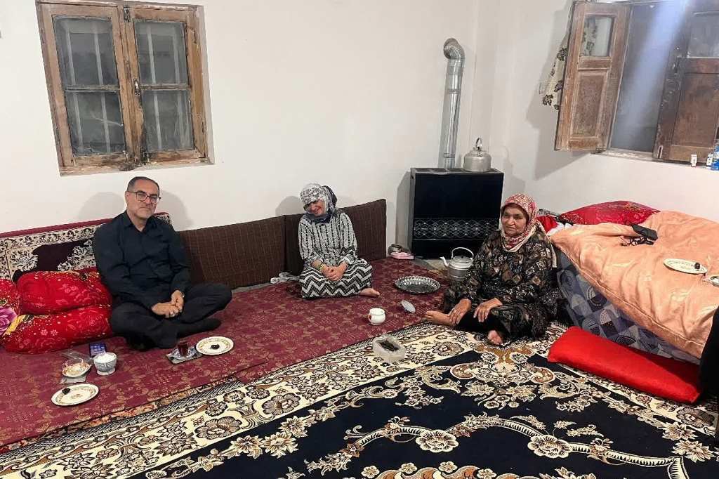 تکریم از خانواده‌های معزز شهدا و ایثارگران در مازندران